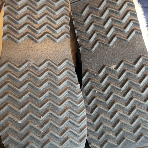 JUSTFAB Woman's Gray Faux-Fur Lined Slip-On Shoes - Picture 2 of 4